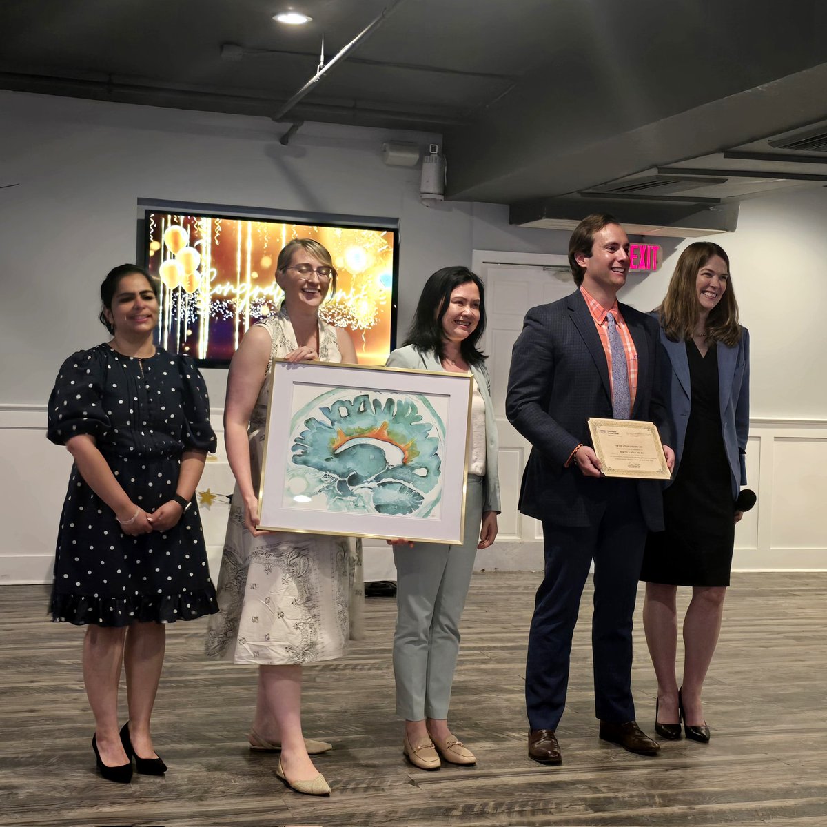 NeurologyNymc's tweet photo. Big congrats to our @WMCHealth @nymedcollege  Neurology residents &amp; Vascular Neurology fellow.

Here’s to the future of curing stroke, migraines, MS, and Alzheimer’s.

The future’s bright.

You rock. https://t.co/4m9rWSnuOU