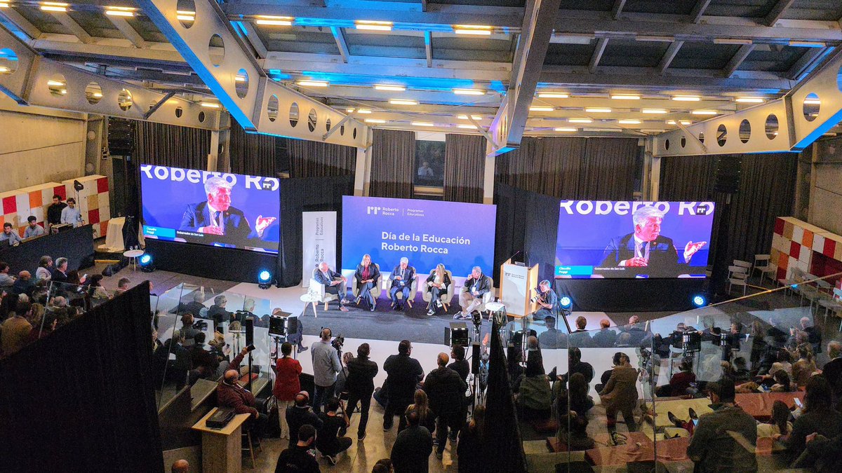 claudiojpoggi's tweet photo. CAMPANA (Pcia de Buenos Aires) - Participé en el Panel destinado a “EDUCACIÓN” como Gobernador invitado por la Organización TECHINT. El moderador del panel fue el Presidente del Grupo Empresario Paolo Rocca. Pude contar todo lo que SAN LUIS está realizando en materia educativa. https://t.co/fMcWmDfPyz