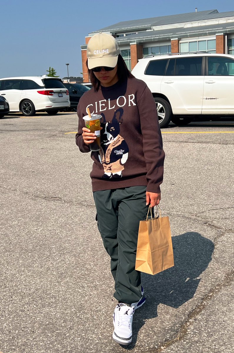 Discreet_Fan's tweet photo. Touching some grass…🍁😎 #TeamBoba
#beckysangels
#Cielor
@CielorStore https://t.co/c6tqpt1bgp