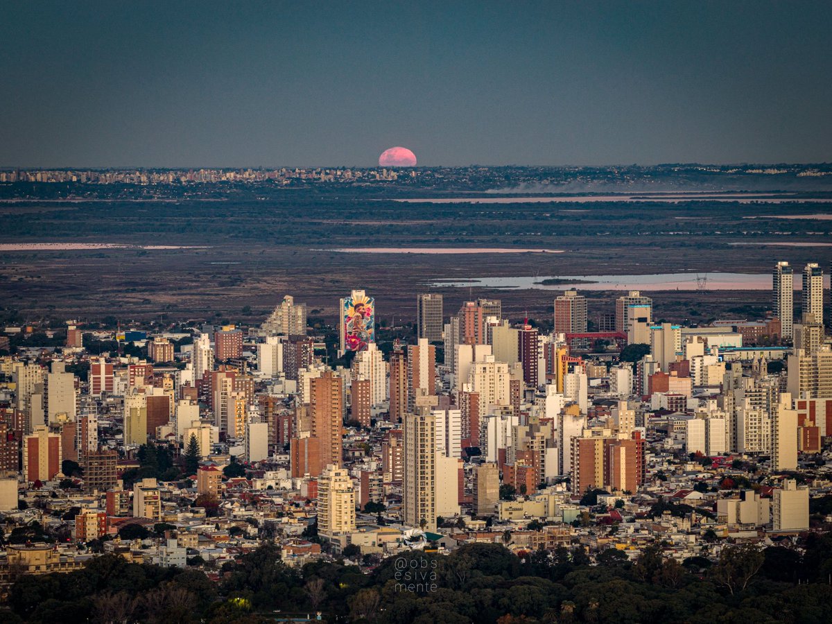 LUNA.PARANÁ.RÍO.MESSI.SANTAFE

Foto desde arriba del Salado. Hoy miércoles a las 18:12.