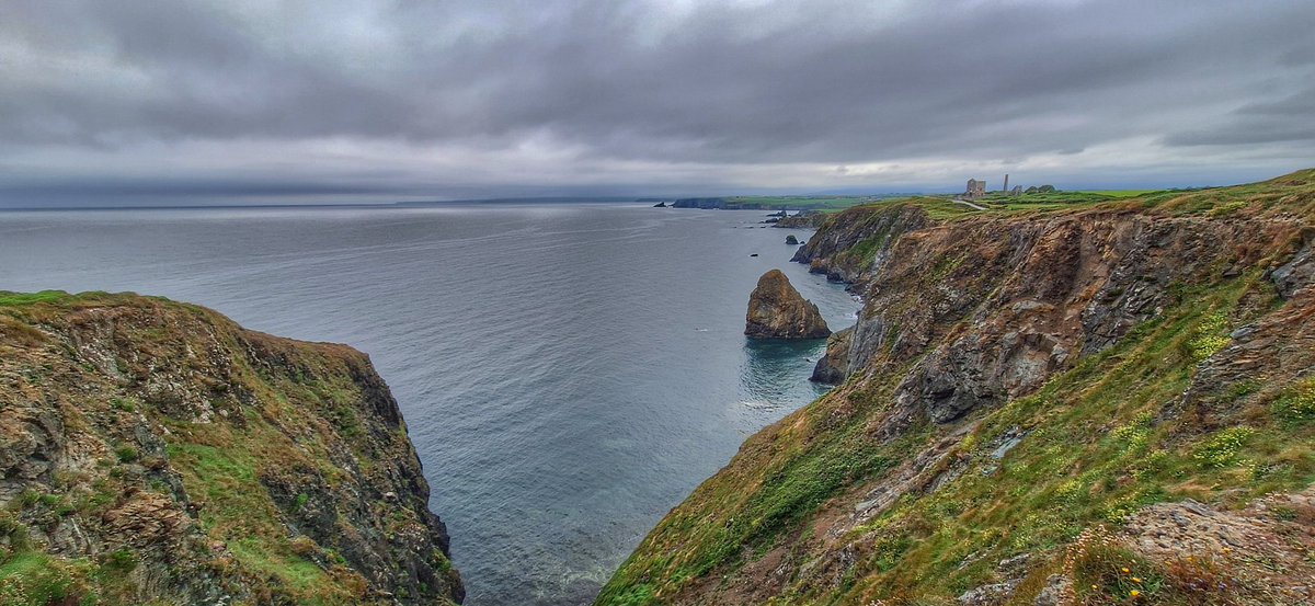 A cloudy and humid afternoon spinning around the Comeraghs and Copper Coast, Co Waterford today. <a href="/barrabest/">Barra Best</a> <a href="/deric_tv/">Deric</a> <a href="/DiscoverDungarv/">Discover Dungarvan</a> <a href="/DiscoverIreland/">Discover Ireland</a> <a href="/WaterfordGrnWay/">Waterford Greenway</a> <a href="/Failte_Ireland/">Fáilte Ireland</a> <a href="/WaterfordPocket/">Waterford In Your Pocket</a> <a href="/WaterfordANDme/">The long walk home☘️🥀🟰</a> <a href="/VisitWaterford/">Visit Waterford</a> <a href="/GoToIreland/">Discover Ireland</a> <a href="/GoToIrelandUS/">Tourism Ireland US</a> <a href="/Waterfordcamino/">Celtic Ways Ireland</a>