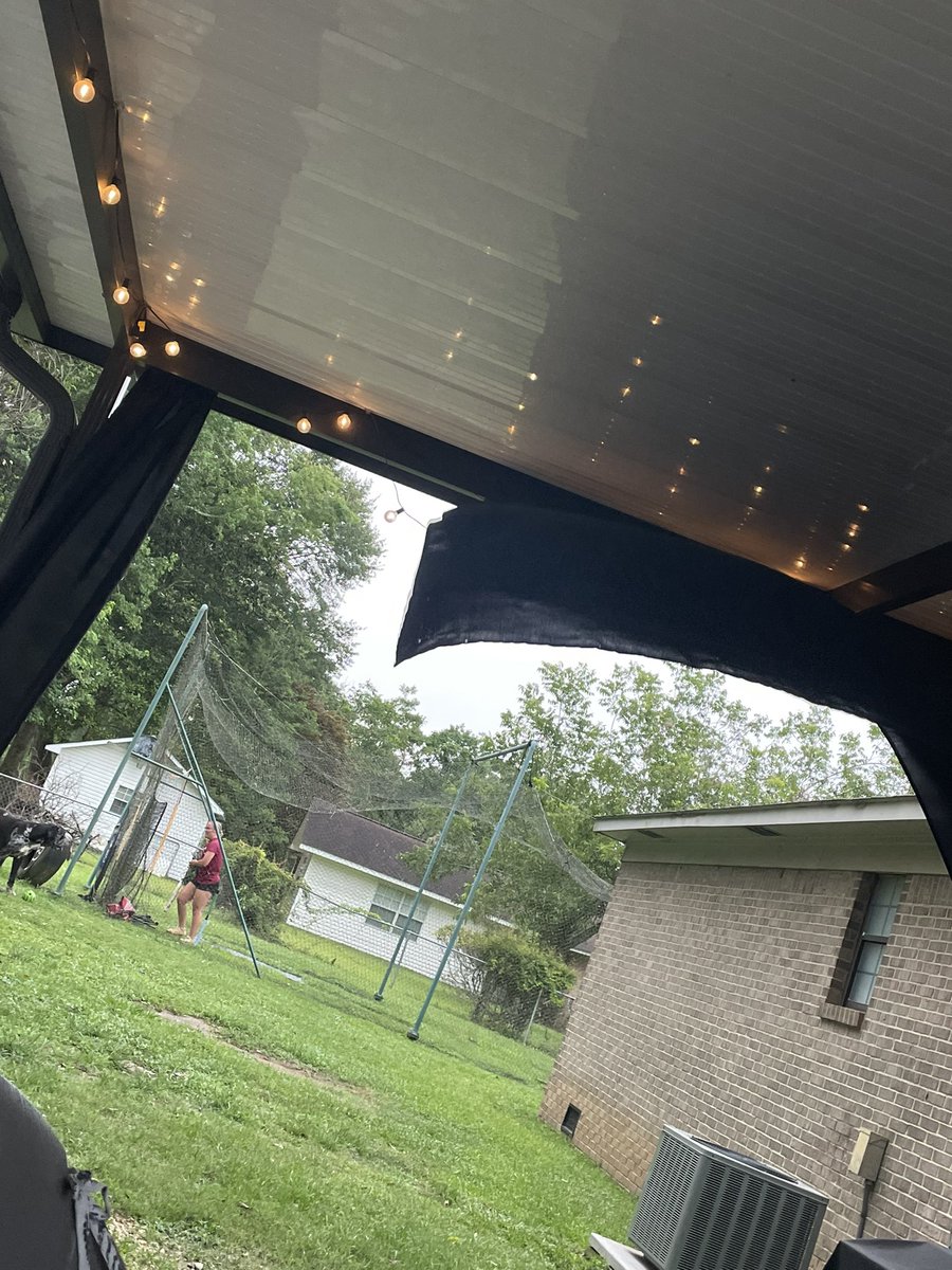 HMHudson_10's tweet photo. A little work before the rain! Going to miss this view one day.
@emma_hudson4 @Hudson4Sean @HindsCC_SB #eagles #shesREADY #thankful https://t.co/zBMo1TOhSm