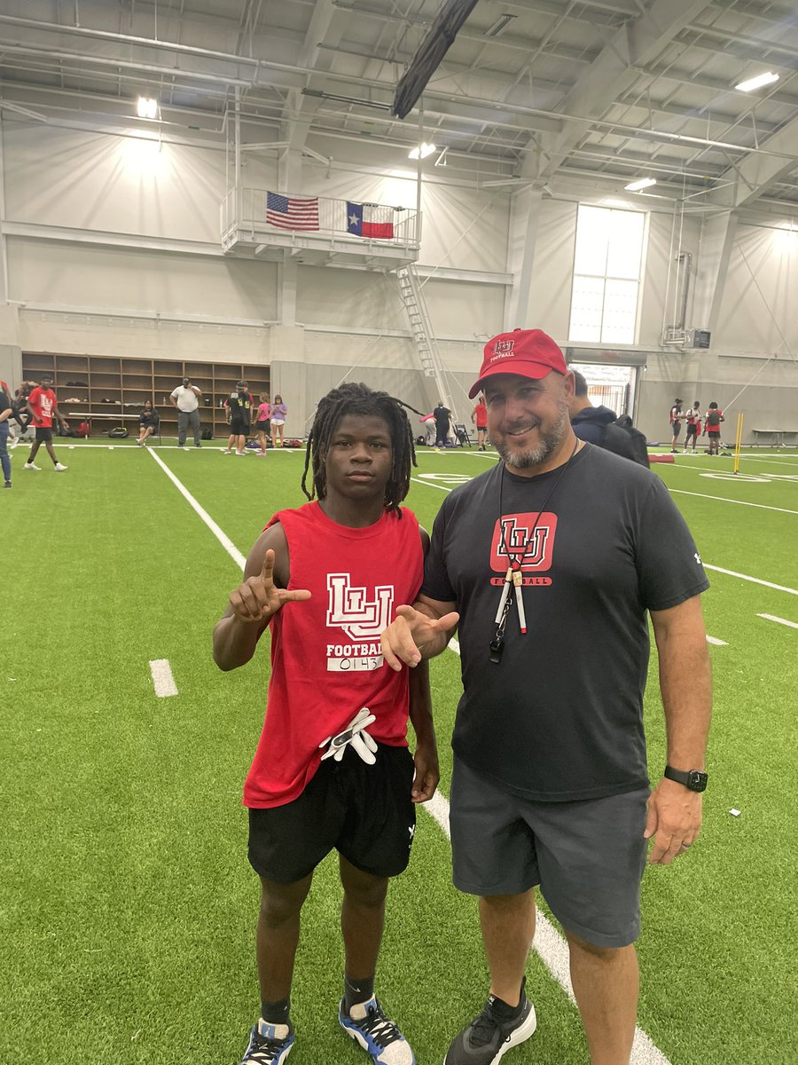 JacobWatson_3's tweet image. Had a great camp at Lamar ball out won all my reps today 💪🏾💪🏾@CoachRossomando @Coach_Mitch2 @Coach_KHolloway @CoachLanceo @coachACopeland @CoachAfshar