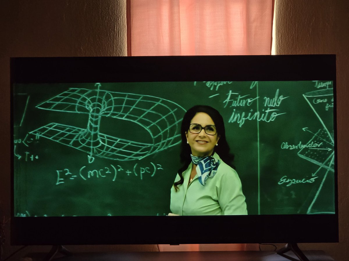 Nunca imaginé a <a href="/LuceroMexico/">Lucero</a> hablando de Física, es bonito 🤍
#NuestrosTiempos 
LUCERO EN NETFLIX