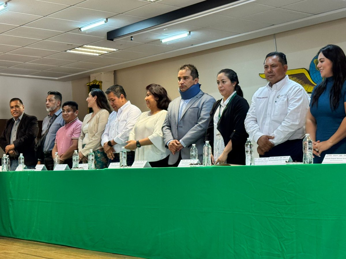En #Puebla asistimos a la clausura del ciclo escolar 2024-2025 del programa "Regresa a Clases con un Árbol" 💚🌳👨‍🎓,  el cual se llevó a cabo dentro de las instalaciones del Benemérito Instituto Normal del Estado Gral. Juan Crisóstimo Bonilla 🏫.