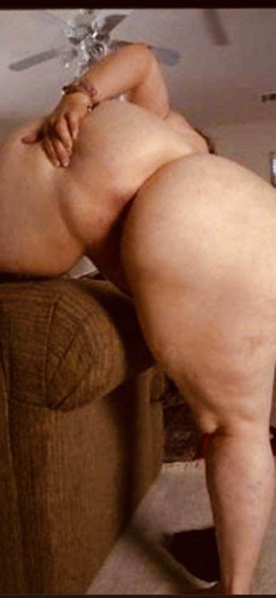 RLandingha40937's tweet photo. ¡Hola chicos! ¿Qué tienen para mi? #gilf #GILFmagic #gilflovers #over50 #culogrande #senorasmaduras #latina #ContentCreation #bbwla #maturelove #maturewomen #maturewomenover50 https://t.co/ExQhjaufcZ