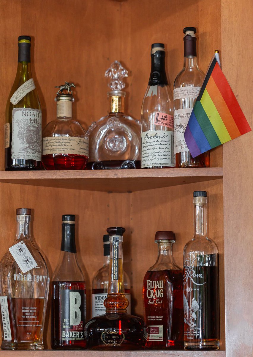 There she goes again. 🌈🥂
#PrideMonth #LoveisLove

📸: Kelly Reeves Photography