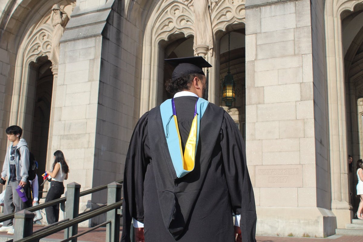This past weekend, I earned my Master of Education degree in Intercollegiate Athletic Leadership from the University of Washington! Been a Husky since I came in 2019, and will continue to be one forever.