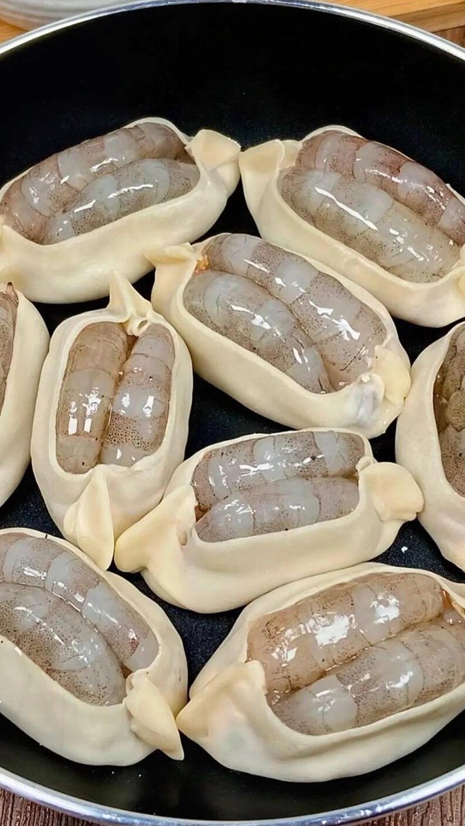 新鮮なエビ餃子は、人を驚かせるのにとても簡単です。とても美味しいです  🥟