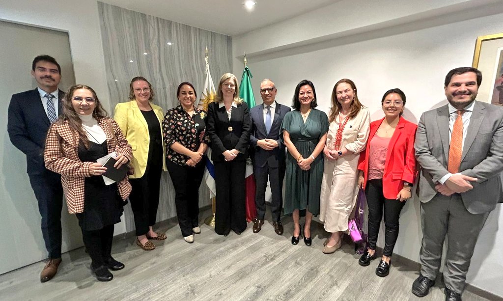Embajada del Uruguay en México 🇺🇾🇲🇽 (@uruenmexico) on Twitter photo Muy fructífera reunión de la co-presidencia 🇦🇺🇺🇾 de la Mesa de Cooperación Internacional para Igualdad de Género en México, con la presencia de la Directora Gral DDHH <a href="/feller_jennifer/">Jennifer Feller</a> 🇲🇽 y rptes Secretaria Mujeres y <a href="/ONUMujeres/">ONU Mujeres</a> para intercambiar s/prioridades temáticas Muy fructífera reunión de la co-presidencia 🇦🇺🇺🇾 de la Mesa de Cooperación Internacional para Igualdad de Género en México, con la presencia de la Directora Gral DDHH <a href="/feller_jennifer/">Jennifer Feller</a> 🇲🇽 y rptes Secretaria Mujeres y <a href="/ONUMujeres/">ONU Mujeres</a> para intercambiar s/prioridades temáticas
