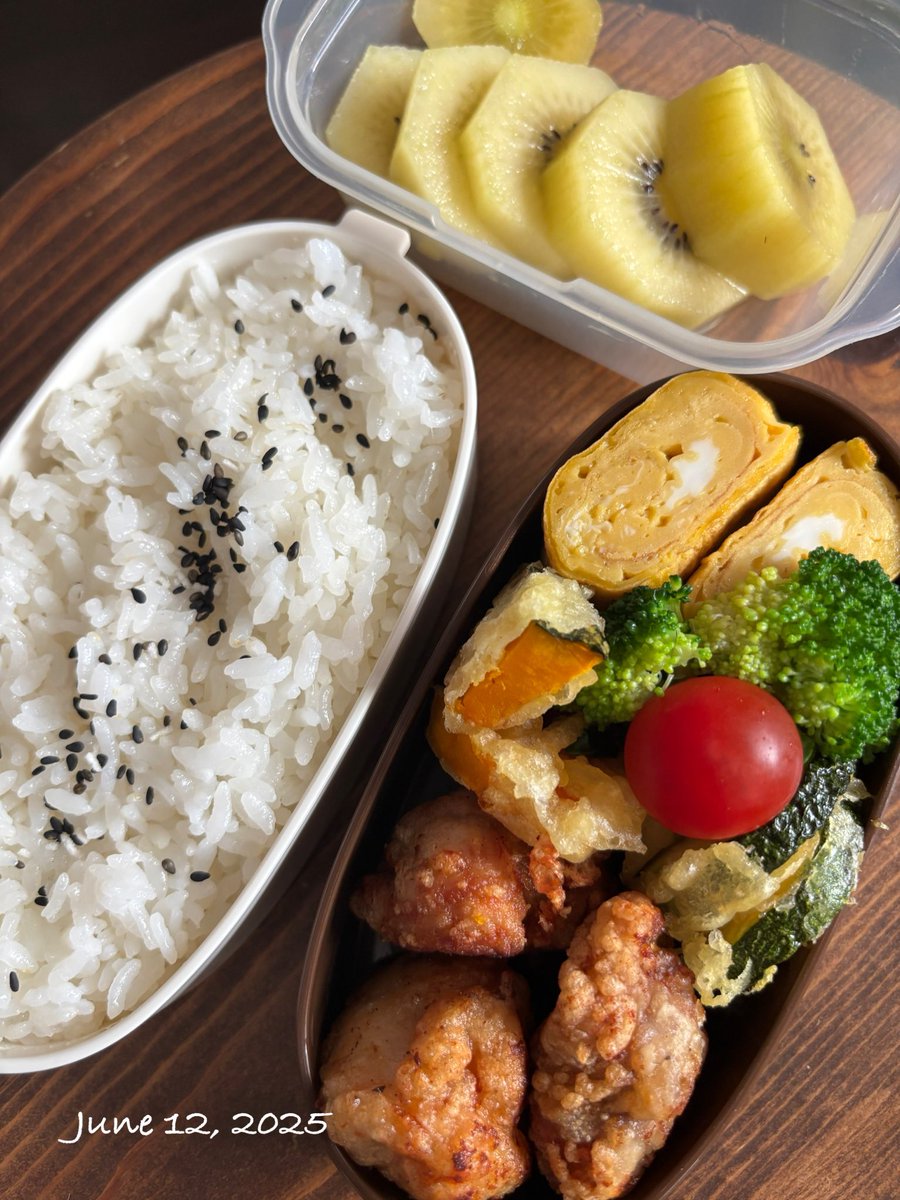YURI39833164's tweet photo. おはようございます。
揚げ物弁当。
今日はちょっと遠出。
#お弁当作り楽しもう部 #お弁当記録 https://t.co/rTDfQQ1V05