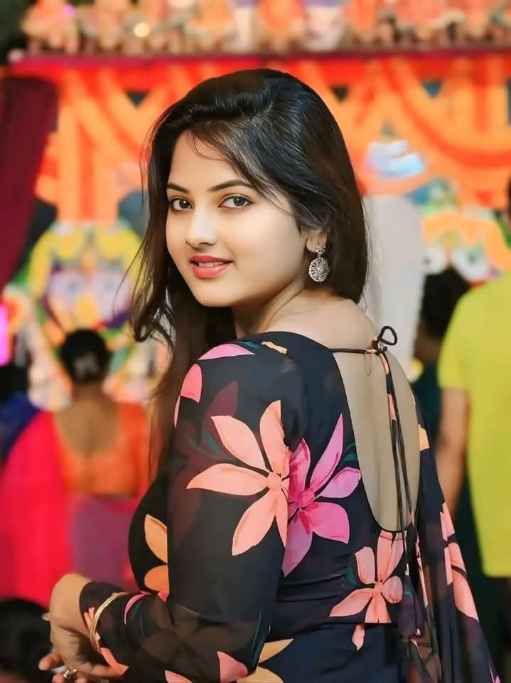 कभी भी दूसरों से तुलना करके आप अपनी कीमत कम मत किया कीजिए, आप अनमोल है
Happy morning to all my friends ❤️