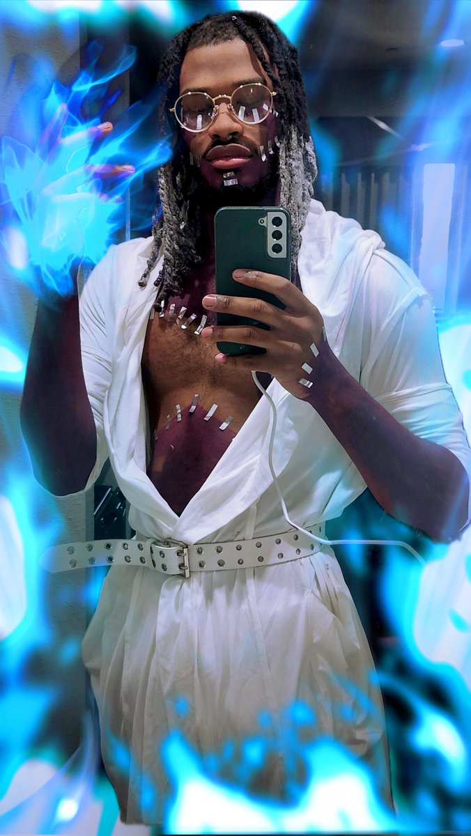 iamjoshuahoward's tweet photo. Dreamcon Dump Day 1 https://t.co/2GOGcy5PMy