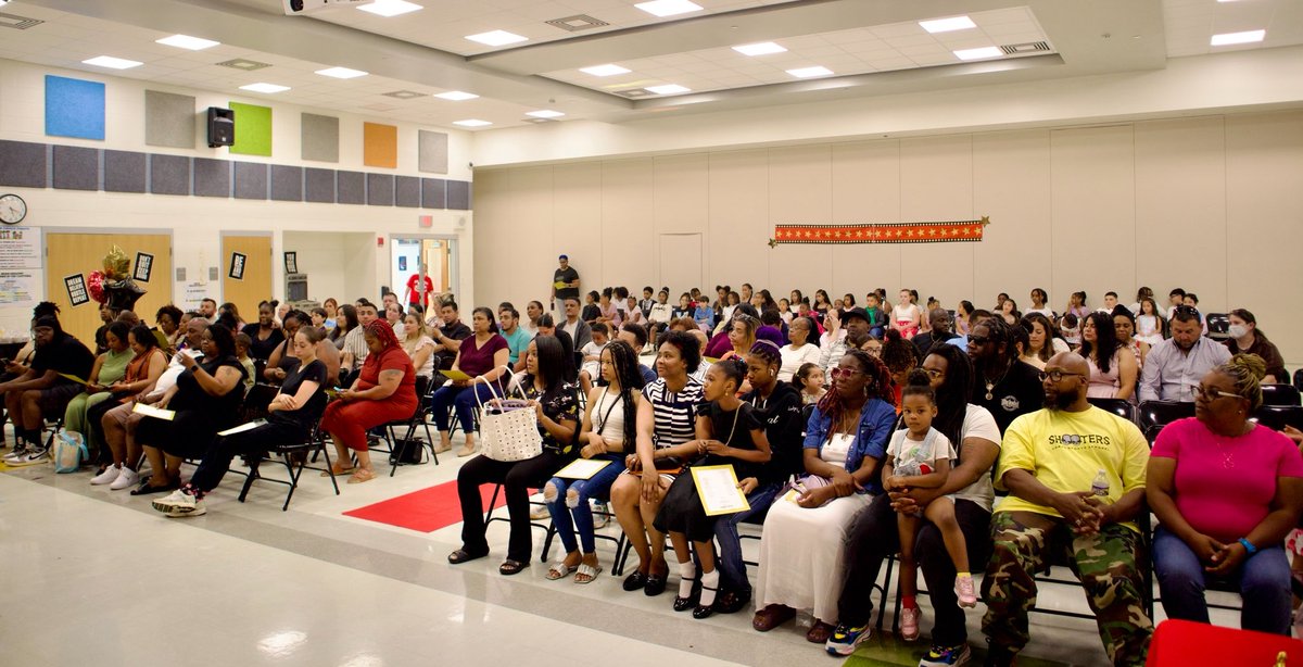 🎉 Huge shoutout to our Dr. Mudd Honor Roll students! 💙💛
Your hard work, focus, and dedication to learning paid off.
We’re proud of you—keep soaring, Dragons! 🐉
📸 See more photos on our Facebook page! facebook.com/DrMuddElementa…?
#DrMuddPride #HonorRoll #ReadyToLearn