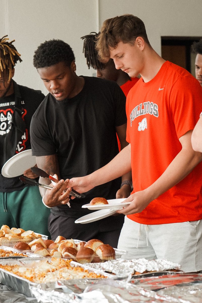 Coach_AntRod's tweet image. Blessed and Honored to lead this group! Good food and fellowship tonight. @GMC_Football