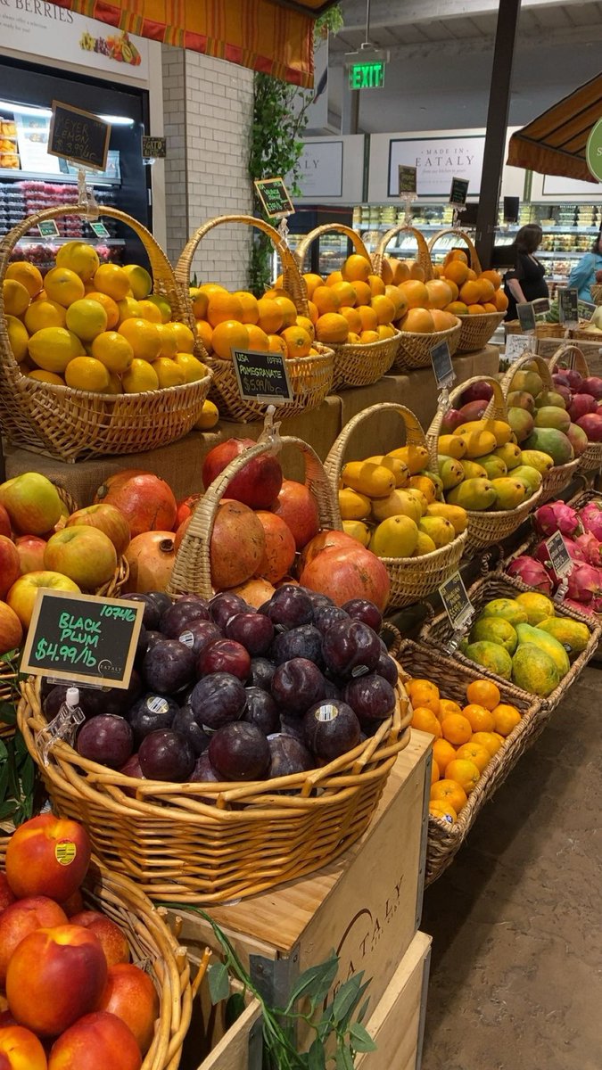 JBooBeenTrill's tweet photo. Beauties 🍎🍏🍅🍊🥰 https://t.co/YNwKssXSif
