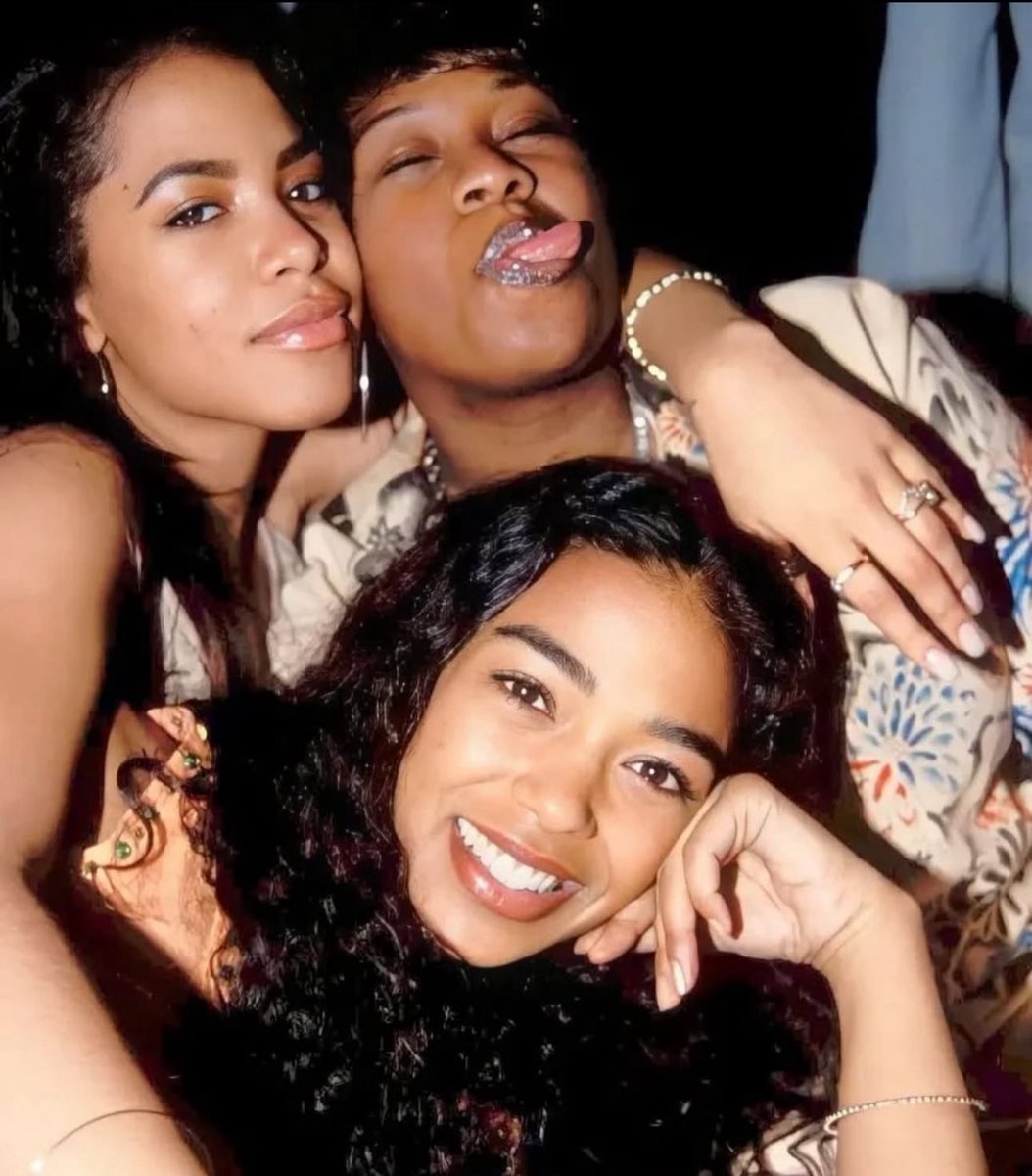 RoseDigital_'s tweet photo. Rest in eternal peace #AnandaLewis 🌹🎤💫 https://t.co/7mX3QfjXFk