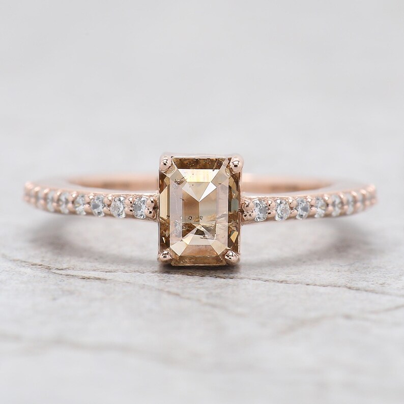 FDJewels's tweet image. Emerald Cut Brown Color Diamond Ring 0.87 Ct 6.05 MM Emerald Shape Diamond Ring 14K Rose Gold Silver Engagement Ring Gift For Her QL060

ETSY : etsy.com/in-en/listing/…

#EmeraldCutDiamond #BrownDiamondRing #EmeraldShapeRing #14KRoseGold #SilverEngagementRing #UniqueDiamondRing