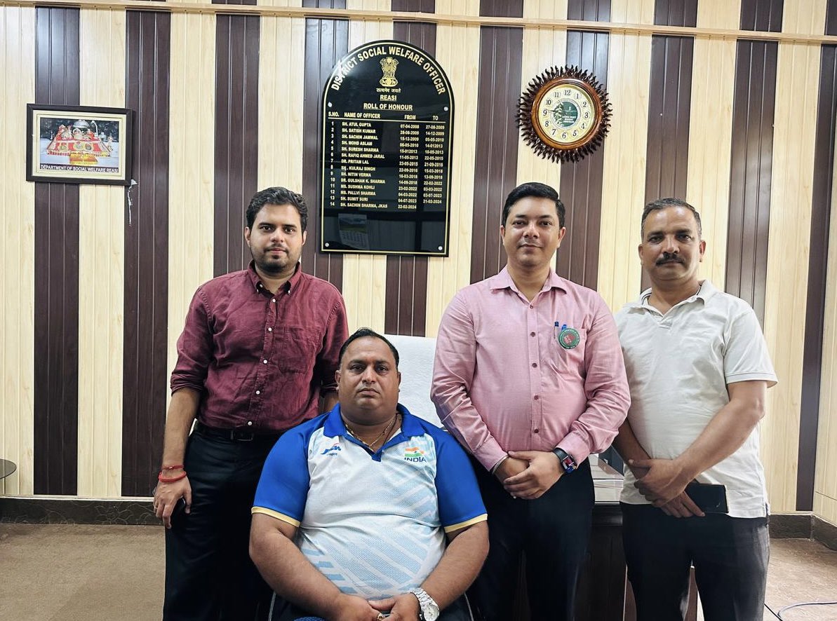 Honoured to meet Shri Rakesh Kumar — Paralympic Bronze Medalist (1st Olympic medalist from J&amp;K) &amp; Arjuna Awardee in Archery.

After a spinal injury in 2010, he took up archery in 2017 &amp; rose to global heights.

A true symbol of perseverance, discipline &amp; inspiration! 🇮🇳