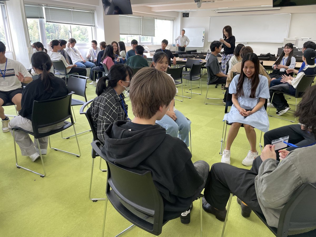 shkpr's tweet image. 留学生別科の留学生と健康福祉学部の１年生が交流授業を行いました