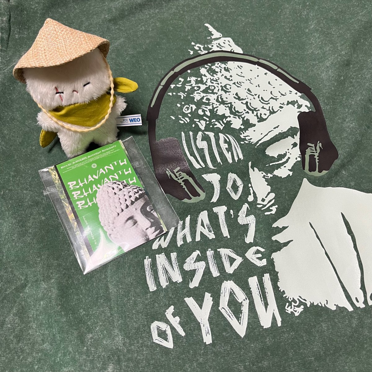 비아찌오<a href="/cafe_viaggio/">비아찌오(viaggio)</a>에서 될 거라 생각도 못했던 아크릴쉐이커 받고 (대문자 I인간, 윤기는 없나요 하고 엉뚱한 질문 했지만 감사합니다 영롱해요🥹<a href="/COCACOLA_EPY/">코카콜라</a>) 물욕을 참고 기본 음료세트 &amp; 왕 귀여운 메모지 하나 데려오고,
남준 손민수템 벌써 도착했고,

이제 융만 돌아오면 딱 되겠는데..!