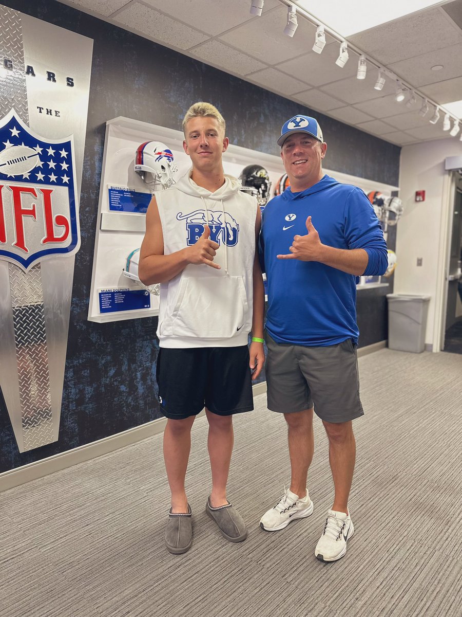 ChristianTHans2's tweet image. After a great camp @BYUfootball l am honored to have earned an offer from BYU!
Thank you!
@CoachKGilbride
@CoachRoderick
@kalanifsitake
@NolanNielsen2
@cavemanfootball
@Andy_Pham1
@KyleMorgan_XOS
@BlairAngulo @BrandonHuffman
@Day1toD1