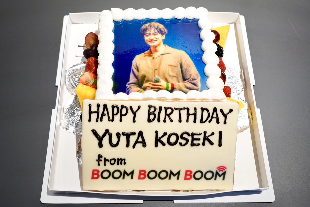 bbb_playlist's tweet photo. 🎈┈┈┈┈┈┈┈┈┈┈┈┈┈🎂
   Happy Birthday @yutakoseki
🎂┈┈┈┈┈┈┈┈┈┈┈┈┈🎈

#BBBch VJ #小関裕太 さんが
6/8(日)に30歳のお誕生日を迎えました！

少し遅くなりましたが、
昨日の生配信終わりにお祝いをさせていただきました🎁

30代に突入した小関さんのご活躍も楽しみです🎶 https://t.co/CNh9d9Ro2D