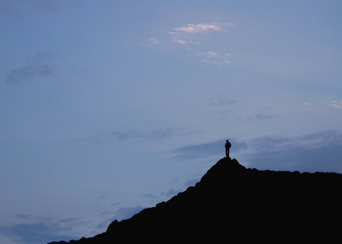 Good Morning everyone,
May it be a great day for all of us.

🔺🔺🔺 New Auction  🔺🔺🔺

            “ The Man at the Top “

Silhouette photo of the man at the top <a href="/salvor_io/">Salvor 🚢🔺</a> <a href="/avax/">Avalanche🔺</a> is #TheArtChain 

🔥 This auction qualifies for Auction Bidding Points and Collecting Points 🔥

🔺