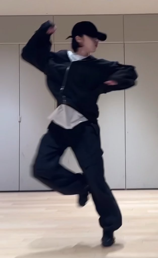 🤟 (@catgachibuhwal) on Twitter photo 