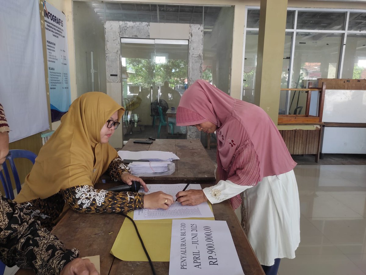 wonokromo2's tweet photo. Kegiatan Penyaluran BLT DD Bulan Mei - Juni Tahun 2025 Desa Wonokromo. https://t.co/erx03lKEkv