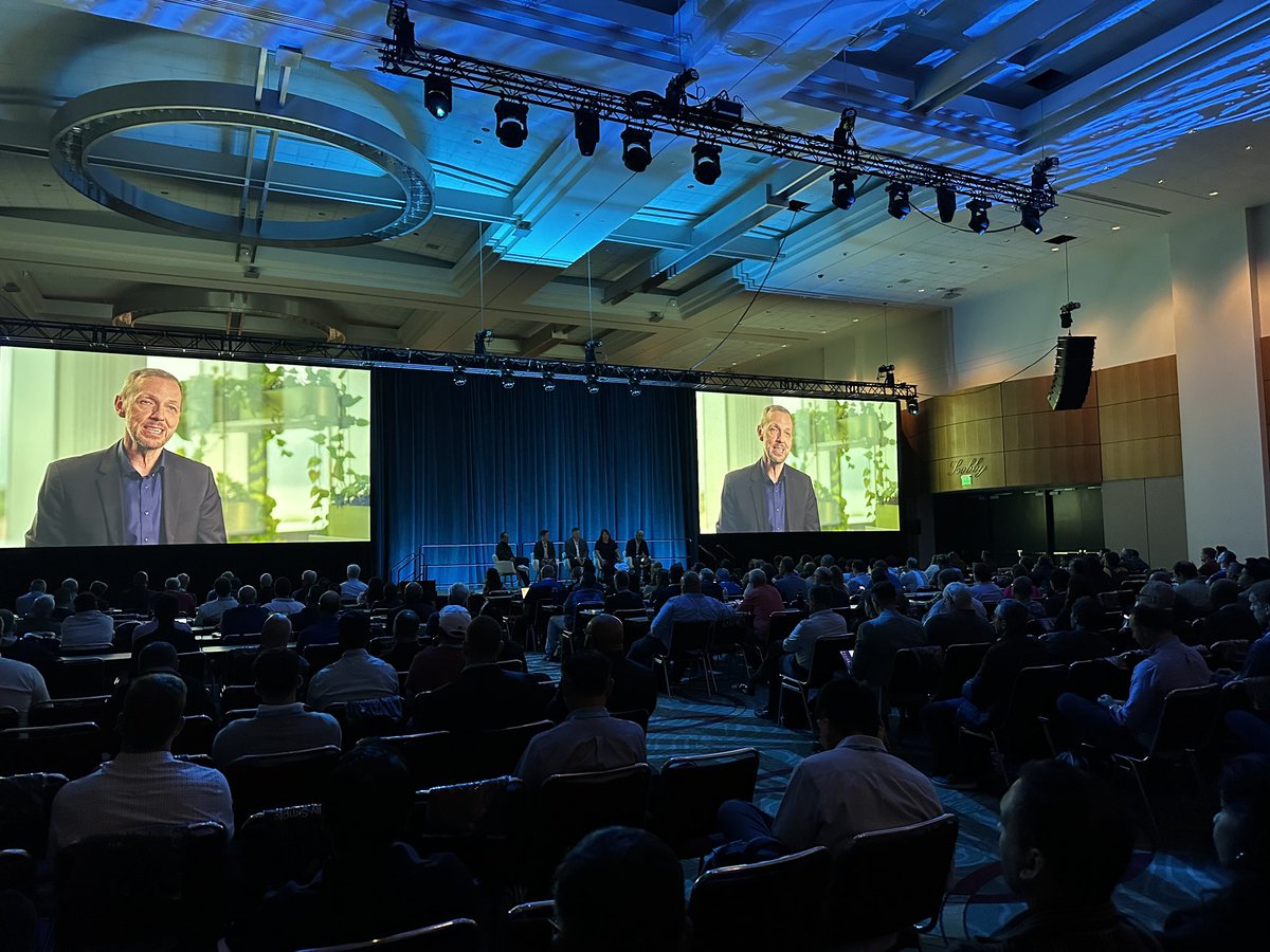JillPerez_ATL's tweet image. What a week at #ciscolive2025! Hearing how we help customers achieve tremendous outcomes is the best 🫶🏼 #CiscoSDWAN 

“@Cisco brings it all together and makes sure our heart is beating every single day.”  – Ralf Huebenthal, Global Head of IT Platforms, Nestlé