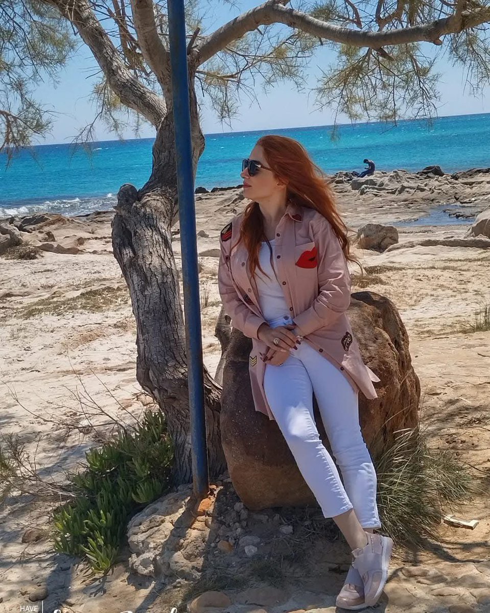 saima_zn's tweet photo. صباح الورد والفل عليكم ياحلوين 🌸💖
حد صاحي بدري زيي 🤕🥲 https://t.co/SH271mO5yN