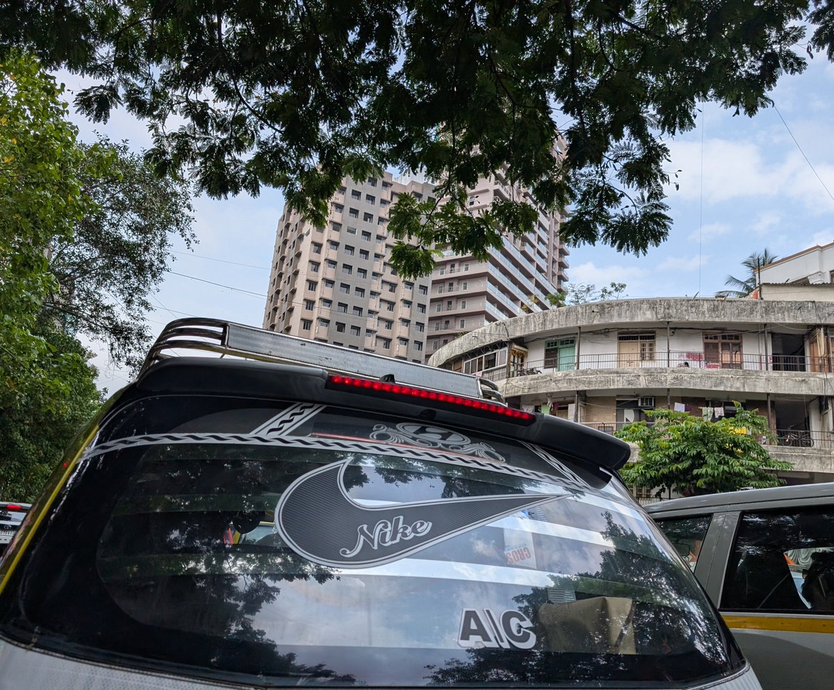 runkarthikrun's tweet image. After revolutionizing running with Nike Air, the brand now introduces Nike Cabs. 

Starts piloting in India. 

Promises #Sub2 for all runners hitting roads*. 

* Subject to traffic and road conditions