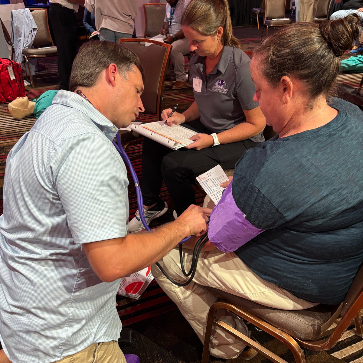 ActionMedCo's tweet image. Fantastic #PitCrewSportdEmergencyCareCourse at MS Athletic Trainers’ Assoc Meeting today! Excited to give our #PitCrew patch !