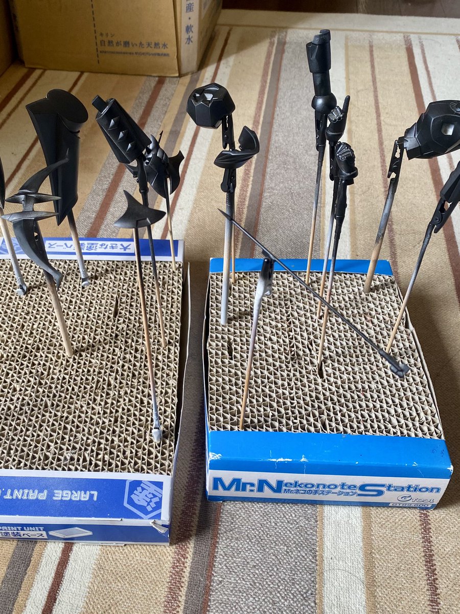 今日の朝活
PLAMAXライディーン
黒の塗装の一層目が完了しました✅
乾いたら傷チェックして今日中に二層目行けたらいいなぁ