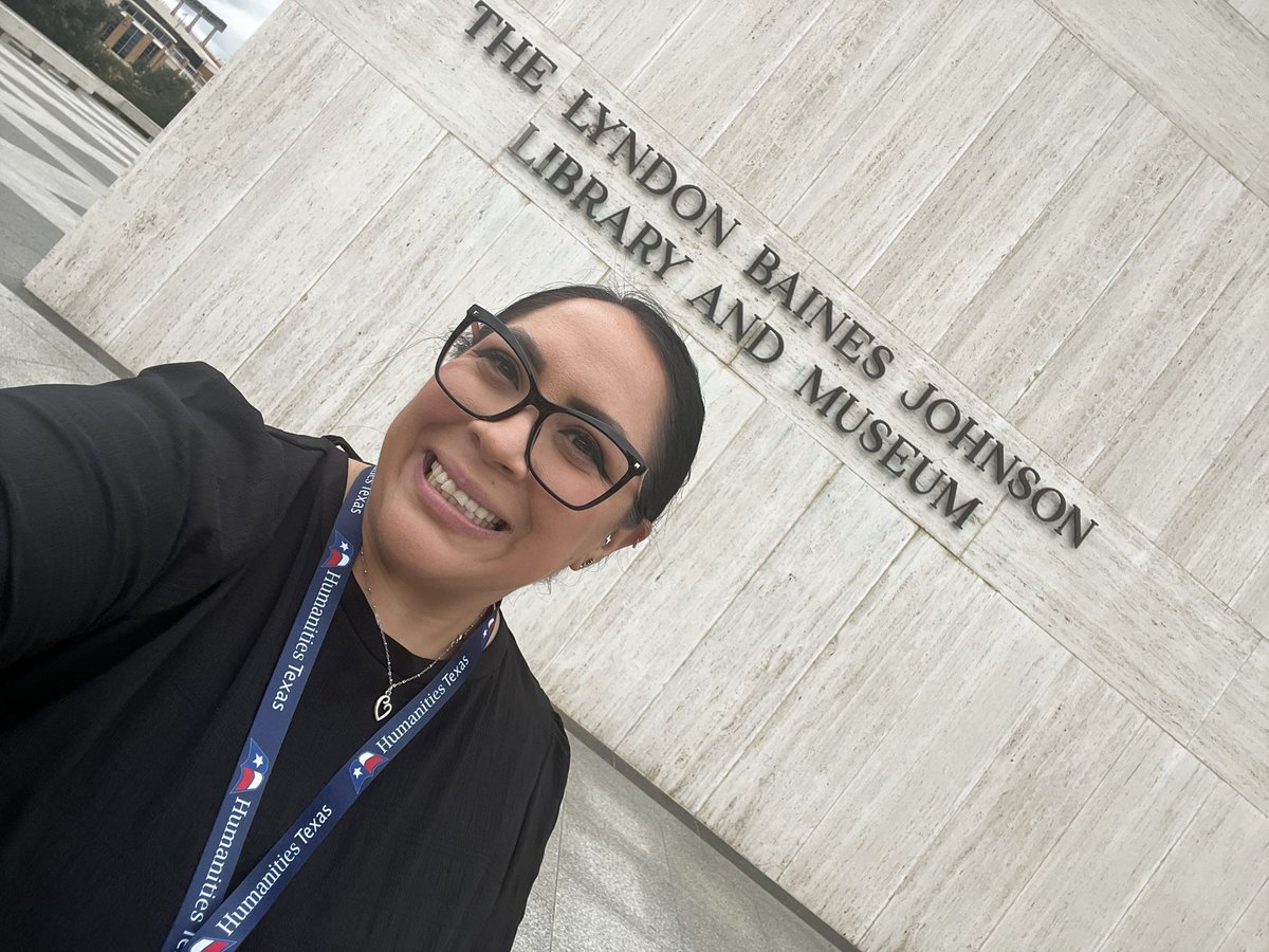 the_spookyteach's tweet image. Day 3 of the Summer Institute with @humanitiestexas at @UTAustin
All I can say is “Wow!!!”
I learned about a new technology tool to engage students in reading and writing. 🤯
A quick trip to the LBJ Library at lunch and listened to an amazing author to end the day! @NISDHarlan
