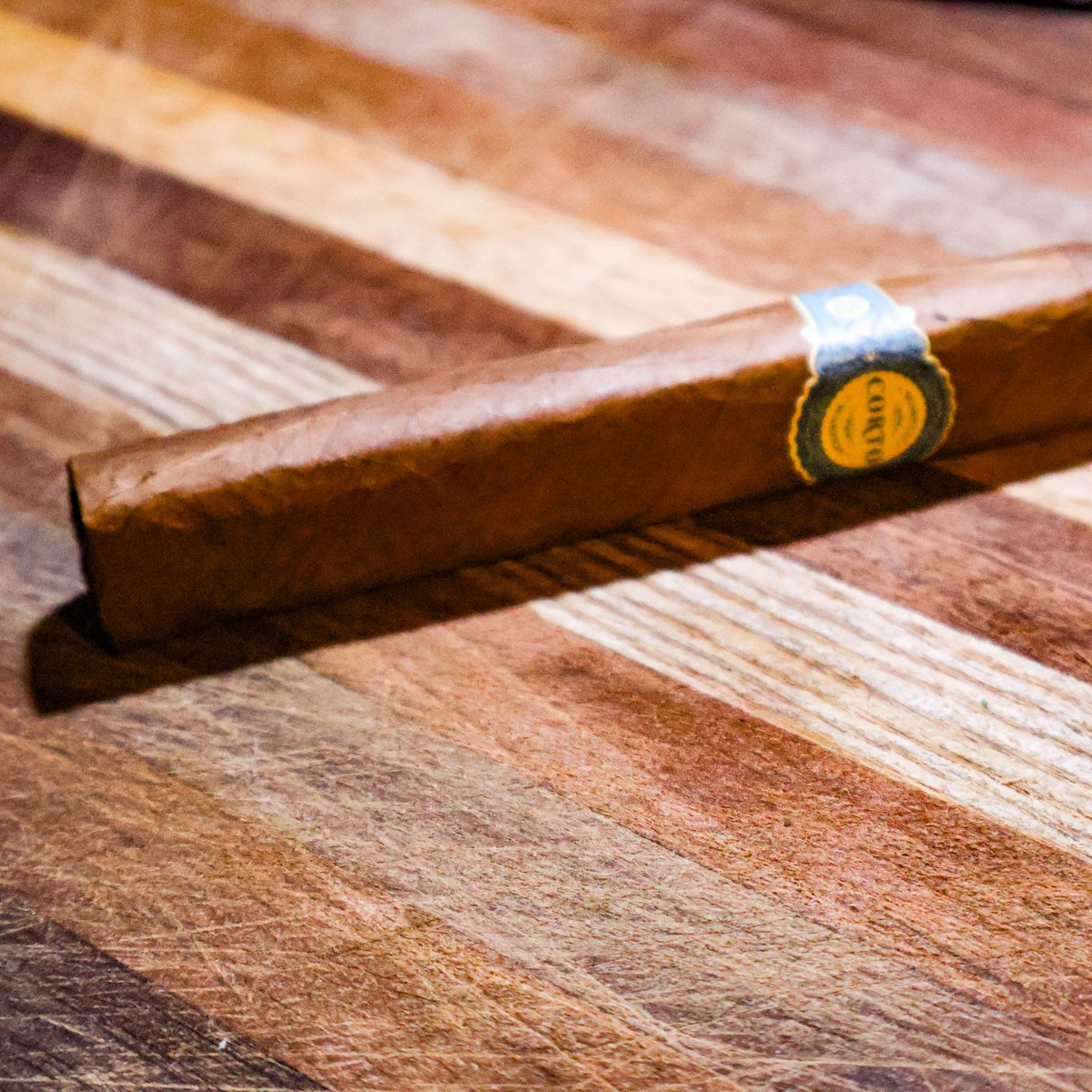 bsloungecigars's tweet photo. The @warpedcigars Corto. Medium smoke. Made with Casa Fernandez signature Aganorsa tobaccos from Nicaragua.
Flavors like coffee, earth, leather and spices.
#cigars #pssita #warped #aganorsa #nowsmoking #bslounge #deliciouscigars #nowweretalking #vices https://t.co/tgq65OZcFI