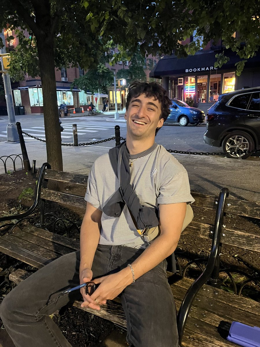 éethan tweet media