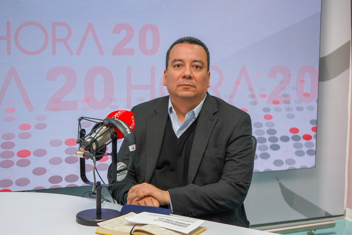 Hora 20 (@hora20) on Twitter photo #Hora20 | "Los problemas de seguridad no arrancaron en agosto del 2022. Las disidencias tenían mil hombres, hoy tienen seis mil. El Clan del Golfo tenía más de tres mil, hoy tiene ocho mil o diez mil hombres. Los últimos dos gobiernos no supieron resolver esto", <a href="/Giarias/">Gerson Arias</a> ▶️ #Hora20 | "Los problemas de seguridad no arrancaron en agosto del 2022. Las disidencias tenían mil hombres, hoy tienen seis mil. El Clan del Golfo tenía más de tres mil, hoy tiene ocho mil o diez mil hombres. Los últimos dos gobiernos no supieron resolver esto", <a href="/Giarias/">Gerson Arias</a> ▶️