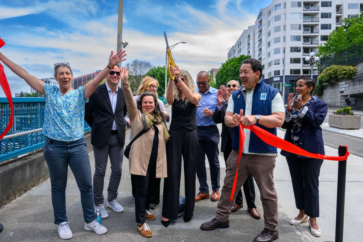 Waterfront Seattle (@waterfrontsea) on Twitter photo 1/2 Earlier today, we celebrated the completion of Pike Pine Streetscape and Bicycle Improvements project with a ribbon cutting with @mayorofseattle, our partners at <a href="/downtownseattle/">Downtown Seattle</a>, Cascade Bicycle Club and other community members. Thank you to all the neighbors for 1/2 Earlier today, we celebrated the completion of Pike Pine Streetscape and Bicycle Improvements project with a ribbon cutting with @mayorofseattle, our partners at <a href="/downtownseattle/">Downtown Seattle</a>, Cascade Bicycle Club and other community members. Thank you to all the neighbors for