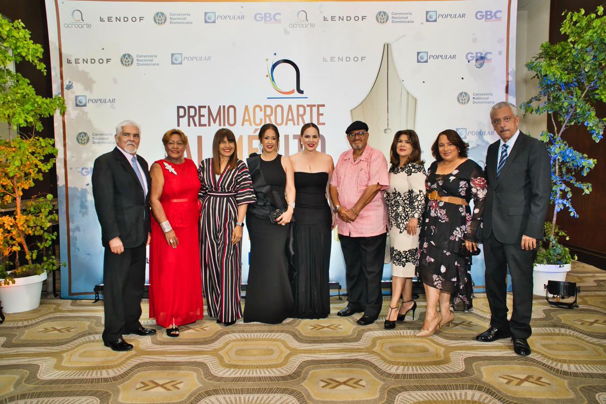 Desde la filial Santiago, #MarilynVentura fue reconocida en los #PremiosAcroarteAlMéritoPeriodístico por su labor como locutora, editora y formadora. “Reafirmo mi compromiso con un periodismo serio y lejos de la basura digital”, expresó.

#MarilynVentura #TrayectoriasEjemplares