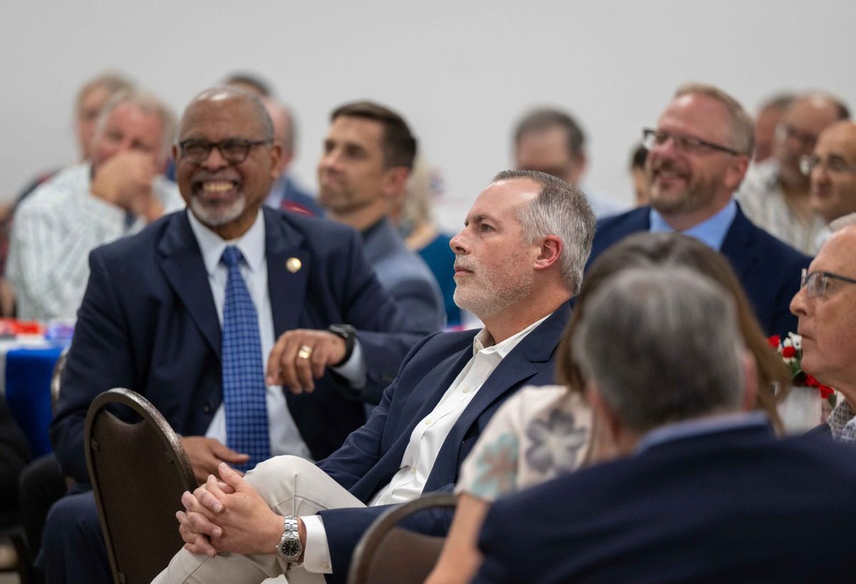 RobertCSprague's tweet image. While Republicans have enjoyed tremendous success in recent years, we must continue to deliver conservative policy results for the people of Ohio. The Oregon Conservative Club’s annual “Visions for Ohio” dinner last night was an incredible forum to share our GOP vision for a…