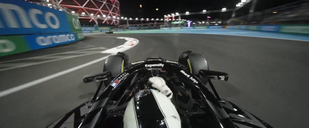 jairojimenez_'s tweet image. #F1TheMovie is a mind-blowing visual spectacle that captures the adrenaline rush of racing perfectly w/ Hans Zimmer's orchestral epic that elevates the intensity & drama of F1. Brad Pitt & the cast in general are amazing. A vibrant movie, so open your DRS & go ahead and feel it.