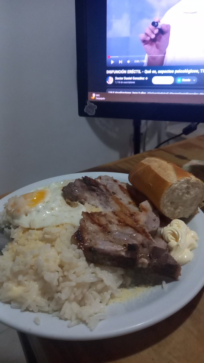 TARDE
ya me pepare mis CHURRASCOS ñekejejeje