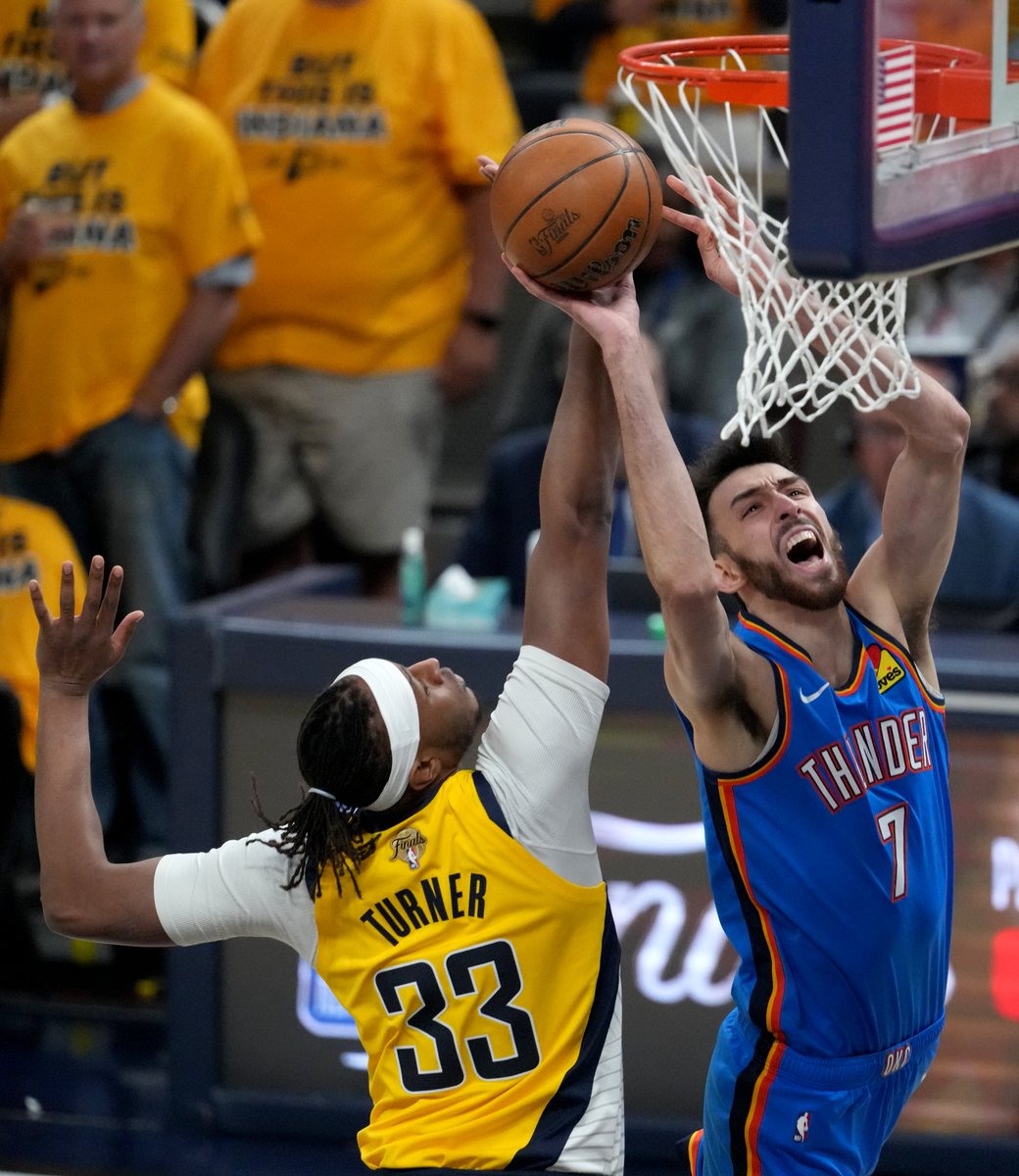 Photographers <a href="/ctannous98/">Christine Tannous</a> and <a href="/_graceephotos/">Grace Smith</a> are covering Game 3 of the NBA Finals for <a href="/indystar/">IndyStar</a> 

See inside: indystar.com/picture-galler…