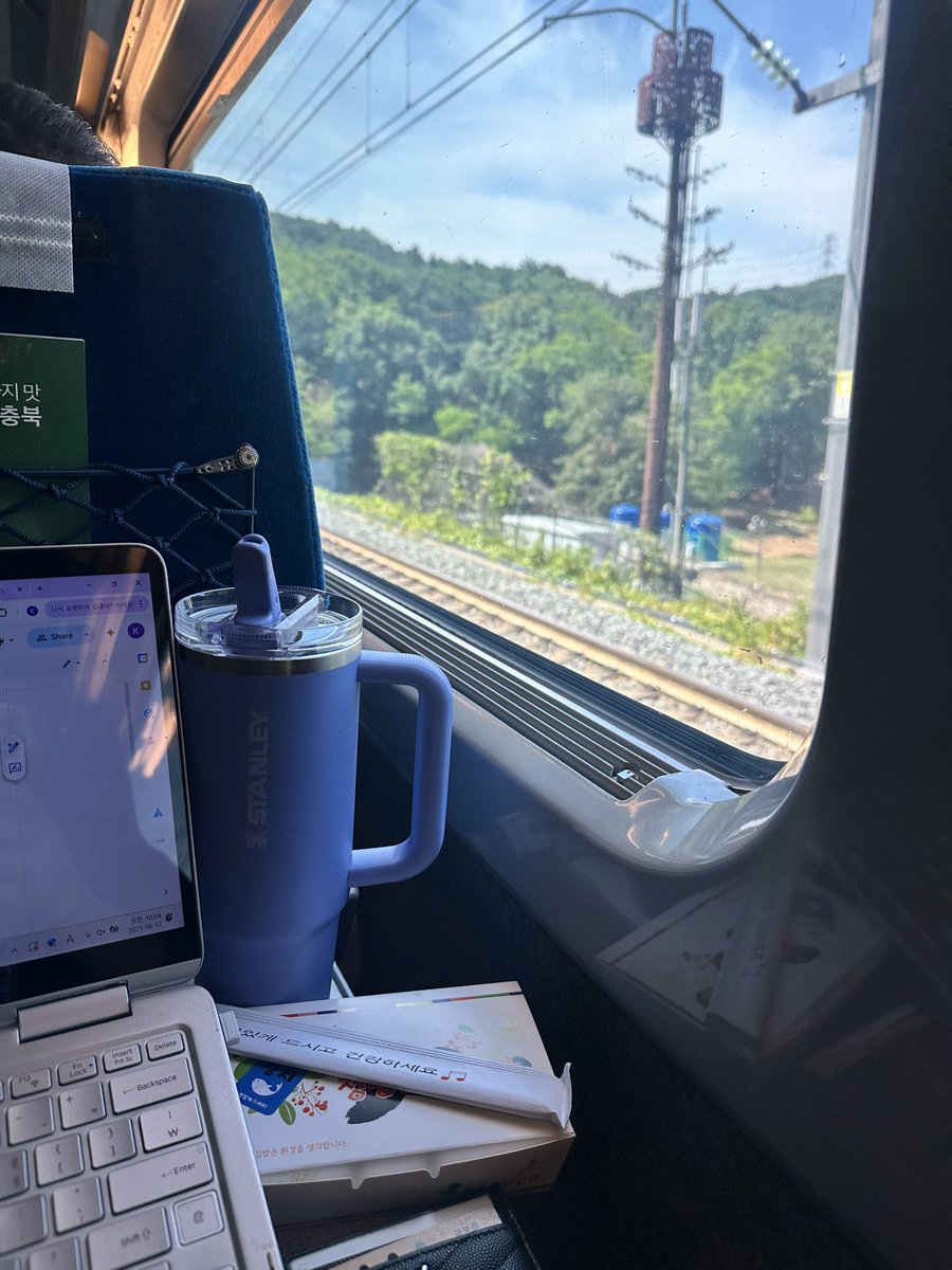 Sangchu_uu's tweet image. Onboarding… Train to Busan!
