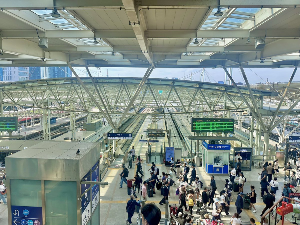 Sangchu_uu's tweet image. Onboarding… Train to Busan!