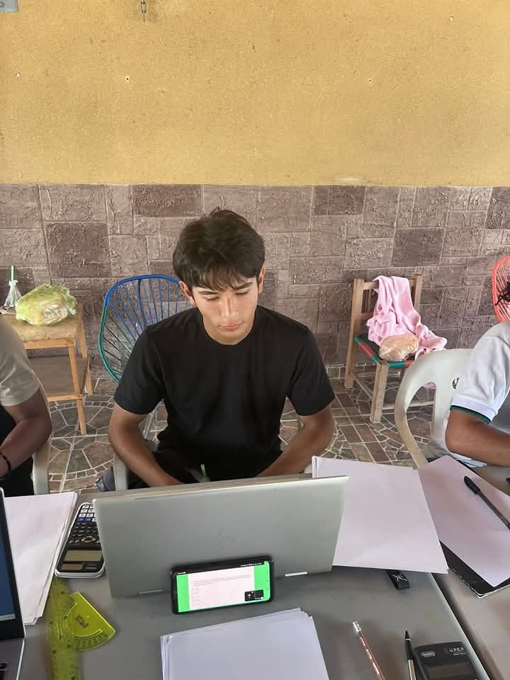 Fernando Vargas Jiménez, Alfredo Orozco Montes de Oca, Natalia Echeverría Bello y Ricardo Mendieta Armenta, todos unidos el 27, 28 y 29 de junio en Tlaxcala. 

Jóvenes de #Guerrero, si ellos pueden, tú también.👋🤝

#GuerreroEsCiencia #OrgulloGuerrerense