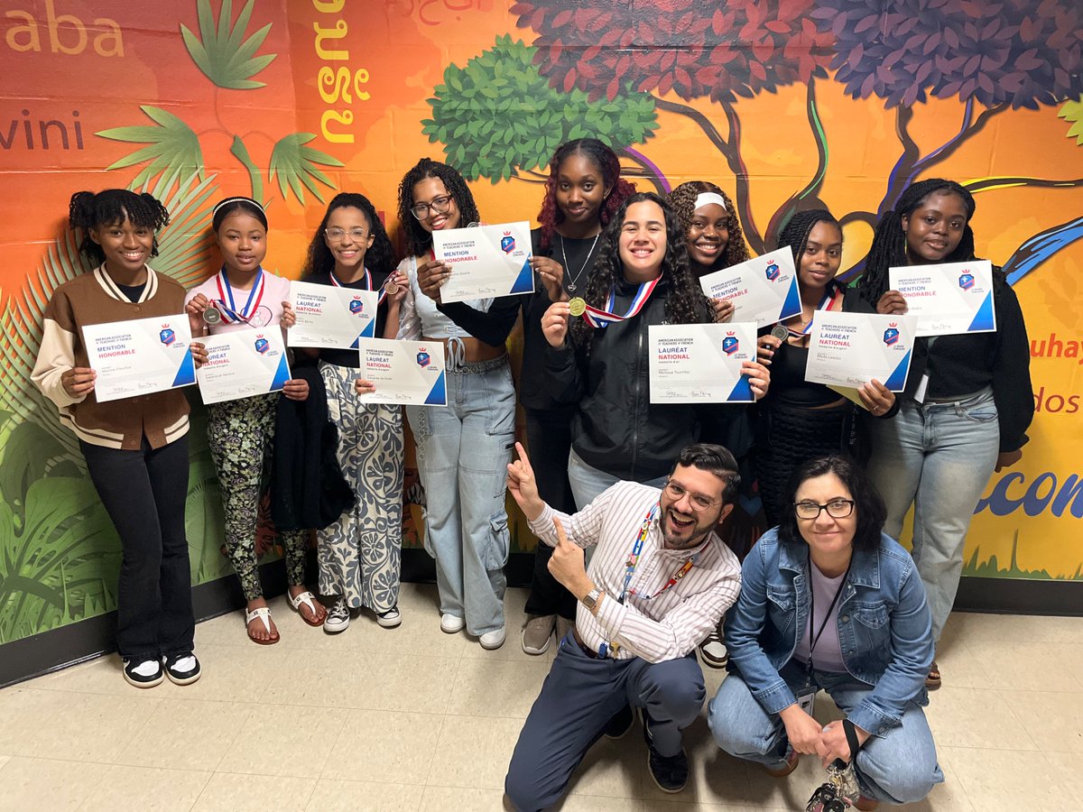 senoritapacheco's tweet photo. Our students excelled on the 2025 National Spanish Exam, National Portuguese Exam, National French Contest, and the National Latin Exam. There were 8 NSE medalists, 1 NPE medalist, 5 NFC medalists, 17 NLE medalists, and numerous honorable mentions. @JHarrisonTHS @Taunton_Schools https://t.co/H64wkaBUEv