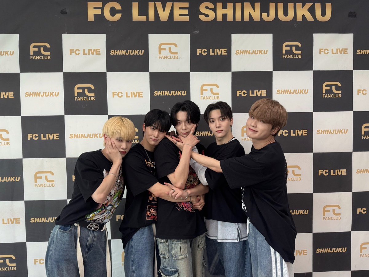 FCLIVE_ROOKIE's tweet photo. 2025 #ABLUE LIVE IN JAPAN " NEVER ENDING STORY "
新宿 #FCLIVE_SHINJUKU_HALL にて開催中✨
【本日の予定は🤍】
🗓6/12(木)20:00⭐️お友達紹介DAY⭐️
🎫当日券あり&初回無料
イベント残り3日🥲
#エイブル にぜひ会いに来てください❕
売り切れ前にご予約を🔗https://t.co/yWDxQv7SBQ
#에이블루 https://t.co/kZoGlKpjlK